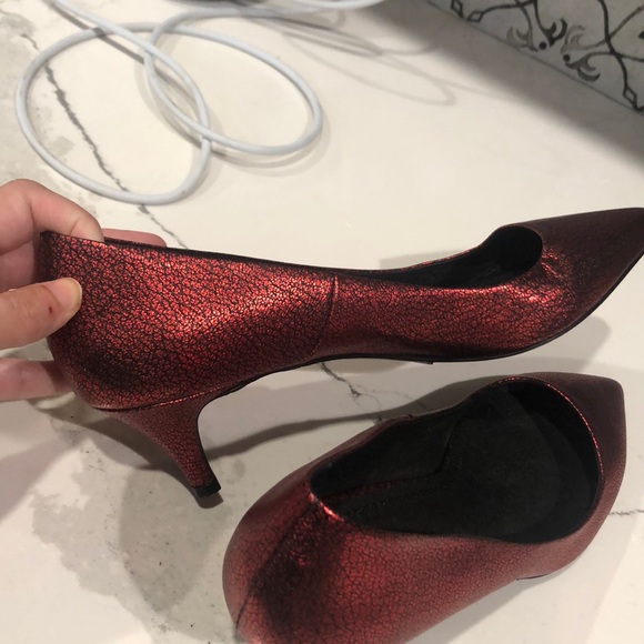 Maje Fia red crackle leather pointy toe heels NWOB - Picture 6 of 7